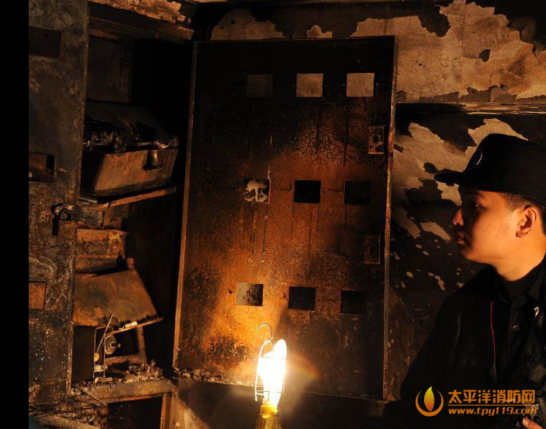 郑州小区电表箱火灾致13死4伤